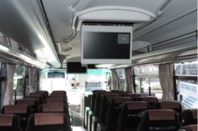 大型バスの画像